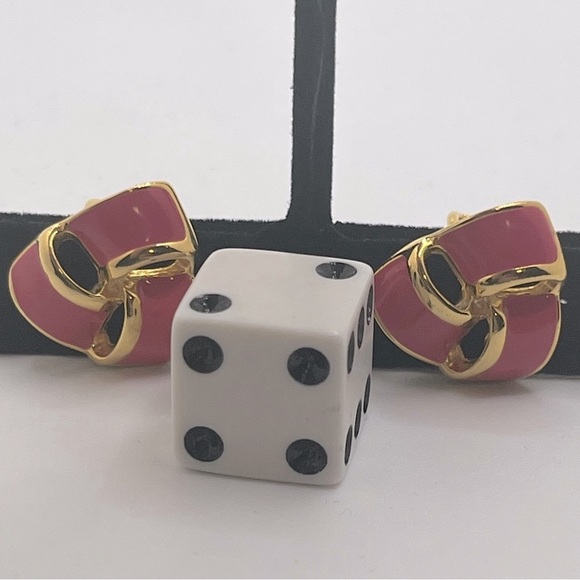 Vintage, gold tone and pink enamel clip on earrings with screws. Signed JS - Picture 10 of 11